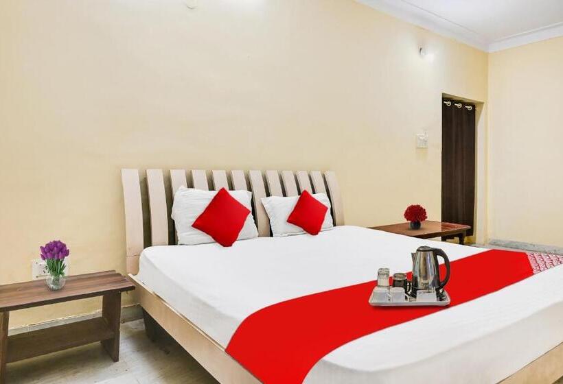 Quarto Triplo Clássico, Oyo Hotel Arera Inn