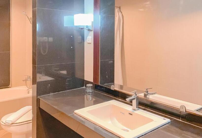 جناح, Urbanview Hotel Grand Permata In Banjarbaru By Reddoorz