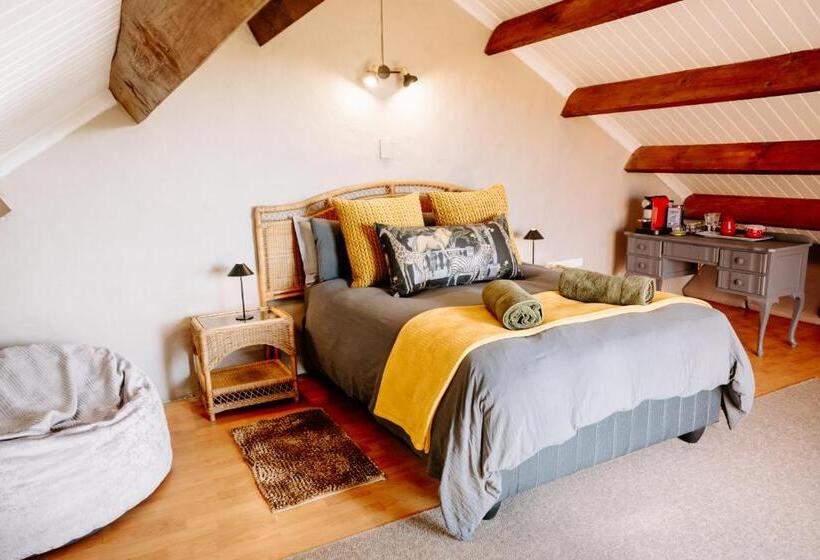 Дом 3 Спальни, Breathe Accommodation