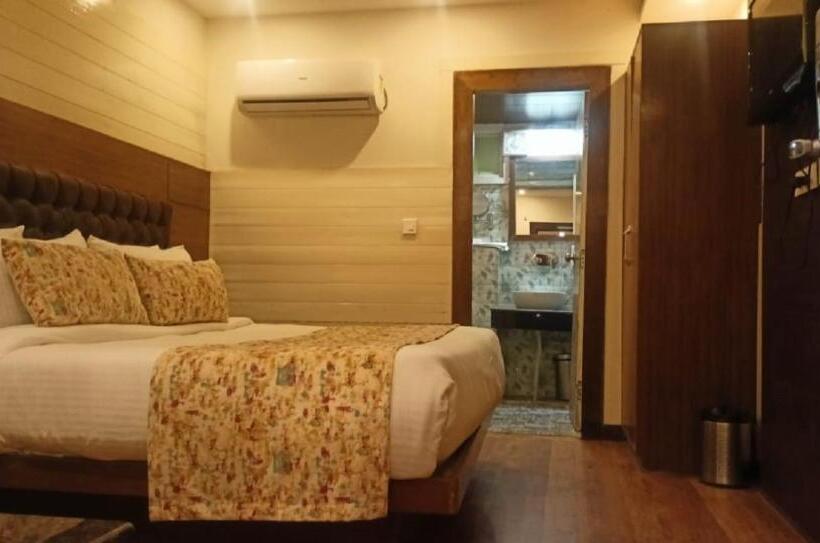 디럭스 룸, Yashshree Mussoorie Mall Road