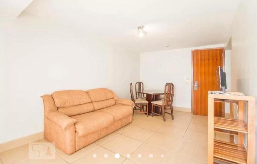 سوییت با چشم‌انداز استخر, St Paul 59m2 Apart Ad1229