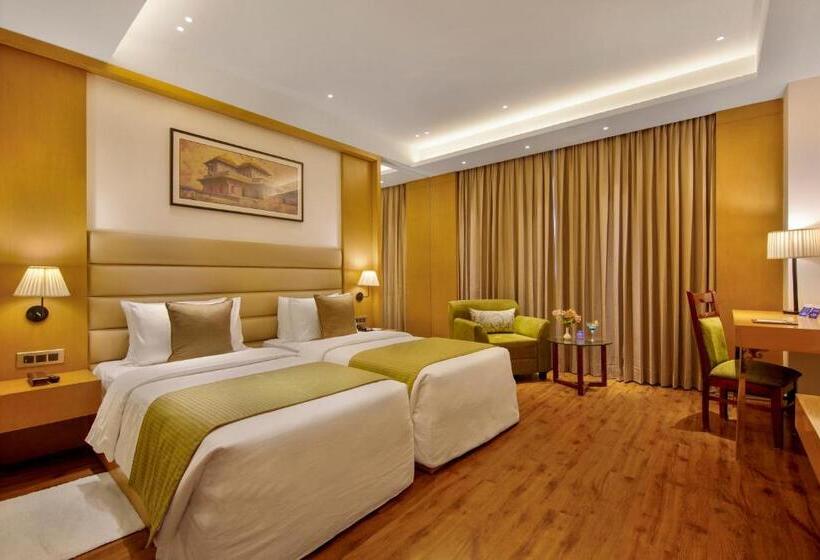 Номер Deluxe, Sarovar Portico Sonipat