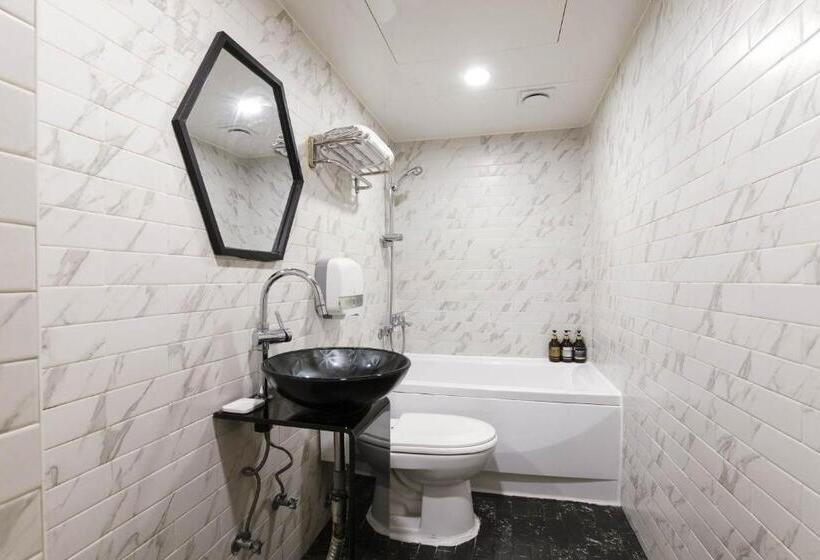 سوئیت با وان آب گرم, Incheon Stay Inn