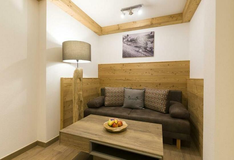 Апартаменты 1 Спальня, Altroiterhof