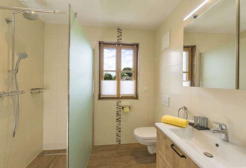 Апартаменты 1 Спальня, Altroiterhof
