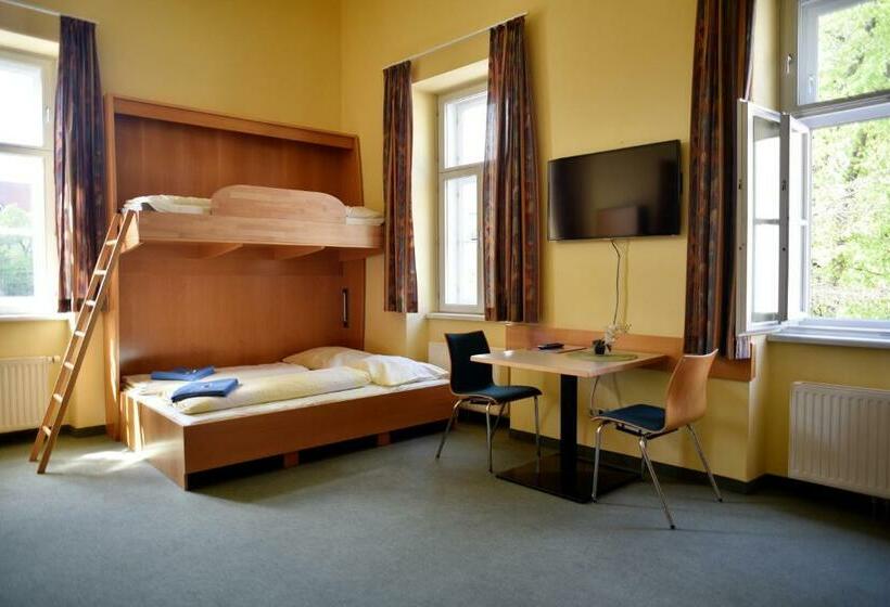 スタンダード４人部屋, Junges Hotel Tulln