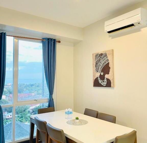 Apartamento 2 Dormitórios, Mactan Newtown Condo By Ejb
