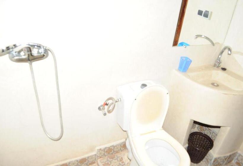 Трехместный Номер Базовый, Chez Manar