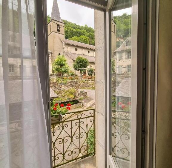 Номер Стандарт, Auberge Du Crabère