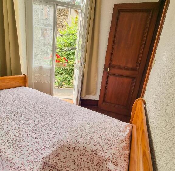 Семейный Номер, Auberge Du Crabère