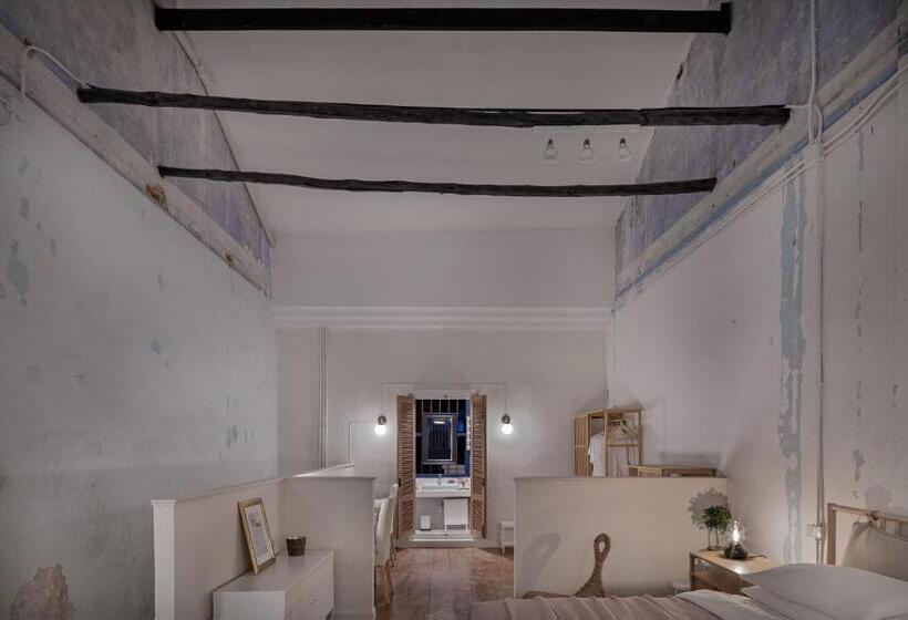 Дом 1 Спальня, 97 Yaowarat   Phuket Old Town