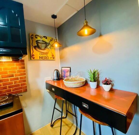 标准工作室带阳台, Pine Suites Tagaytay Studio Condo With Balcony