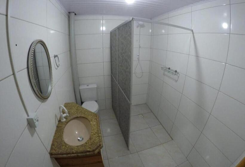 패밀리 스튜디오, Quartos Privativos Pinheira   Hostel Pinheira