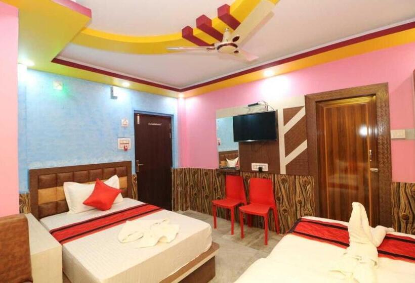 标准间, Pop  Happy Near Netaji Subhash Chandra Bose International Airport