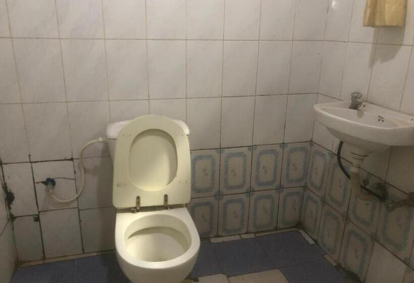 استودیو استاندارد با چشم‌انداز باغ, Zion Inn