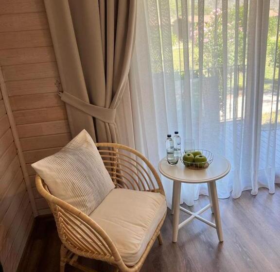 سوییت با چشمانداز کوه, Alicra Hotel çıralı