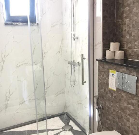 اتاق استاندارد با بالکن, Lali S House