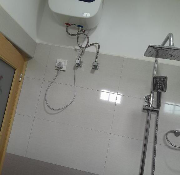 اتاق لوکس با تخت بزرگ, Creek View Inn