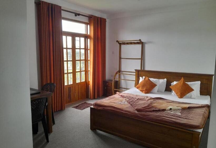 اتاق لوکس با تخت بزرگ, Creek View Inn