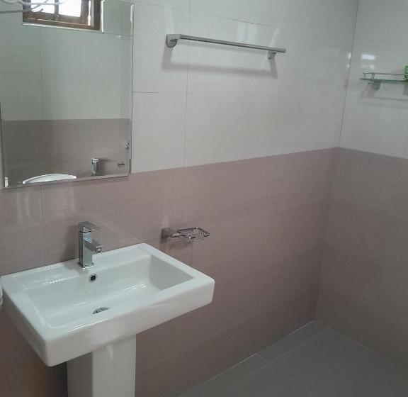 اتاق سوپریور با تخت بزرگ, Creek View Inn