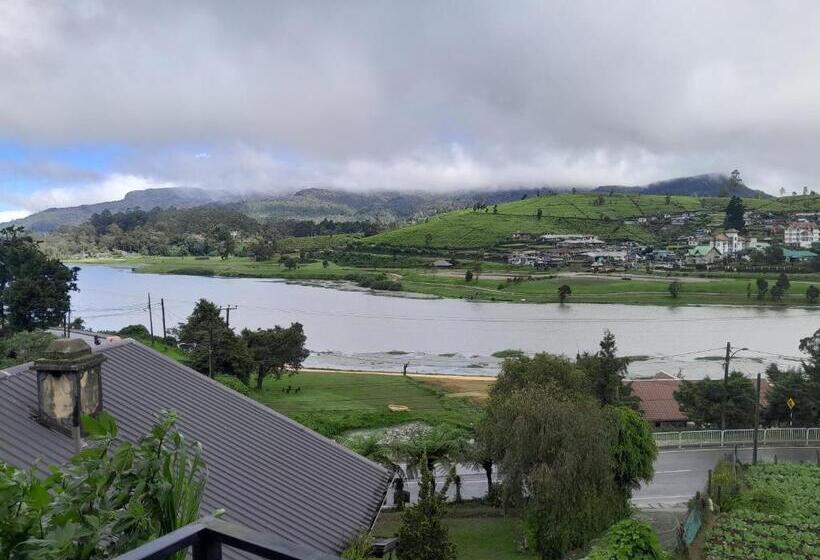 اتاق سوپریور با تخت بزرگ, Creek View Inn