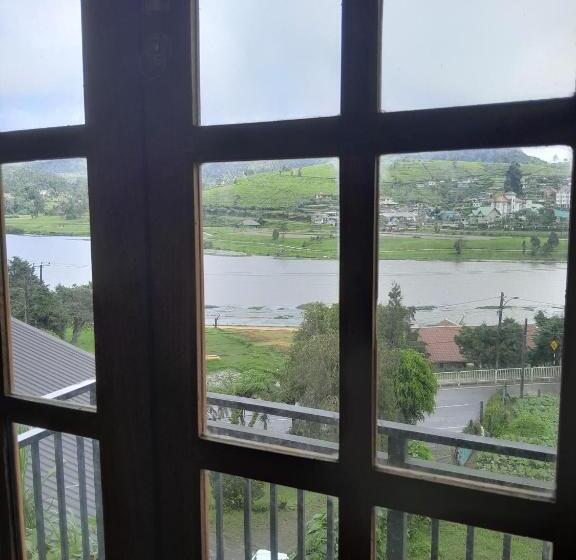اتاق سوپریور با تخت بزرگ, Creek View Inn