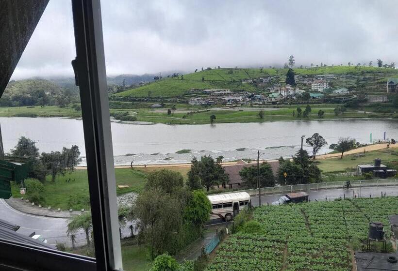 اتاق سوپریور خانوادگی, Creek View Inn