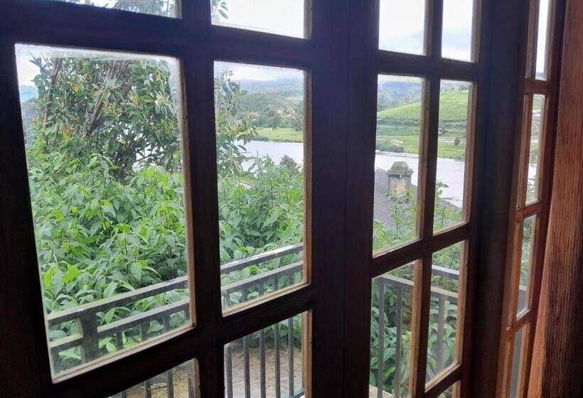 اتاق خانوادگی, Creek View Inn
