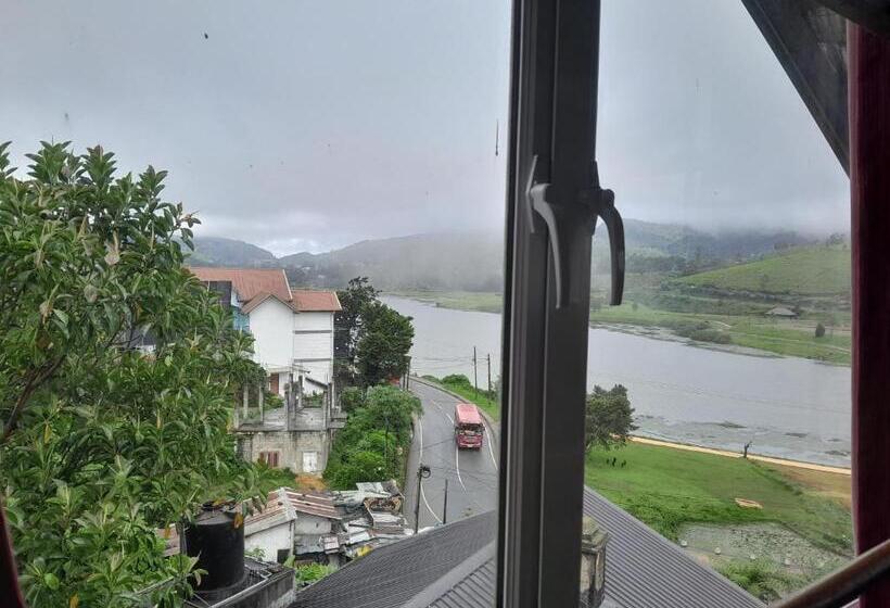 اتاق استاندارد با چشم‌انداز دریاچه, Creek View Inn
