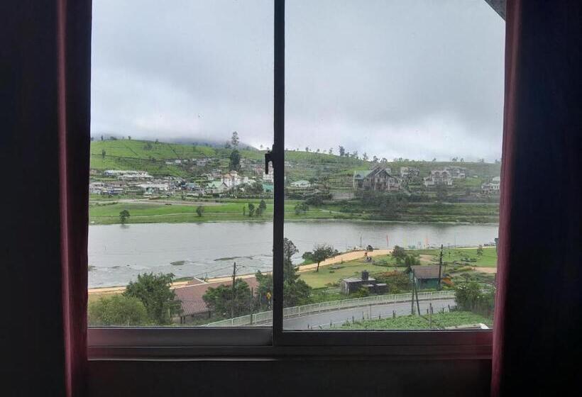 اتاق استاندارد با چشم‌انداز دریاچه, Creek View Inn