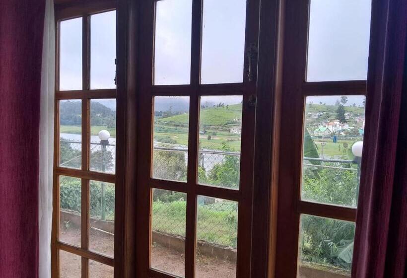 اتاق خانوادگی, Creek View Inn