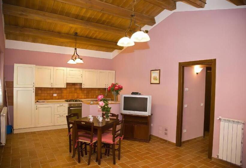 プールの見える１ベッドルームアパートメント, Agriturismo L Elce