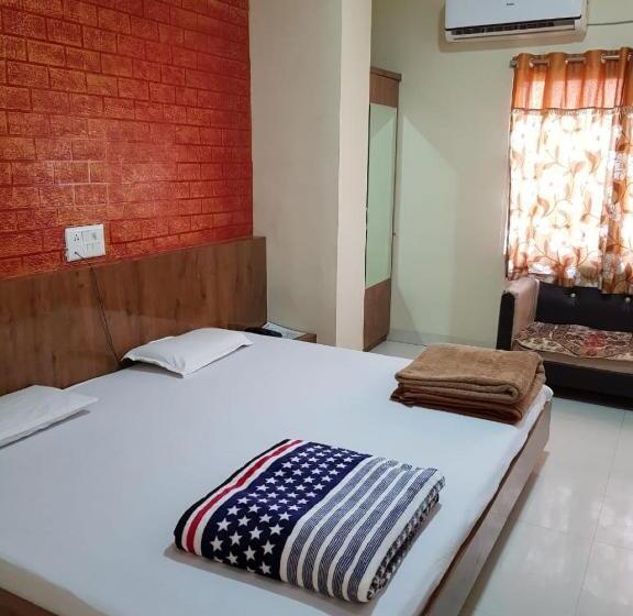 Номер Стандарт, New Hotel Shree Radha Krishna Palace, Maheshwar