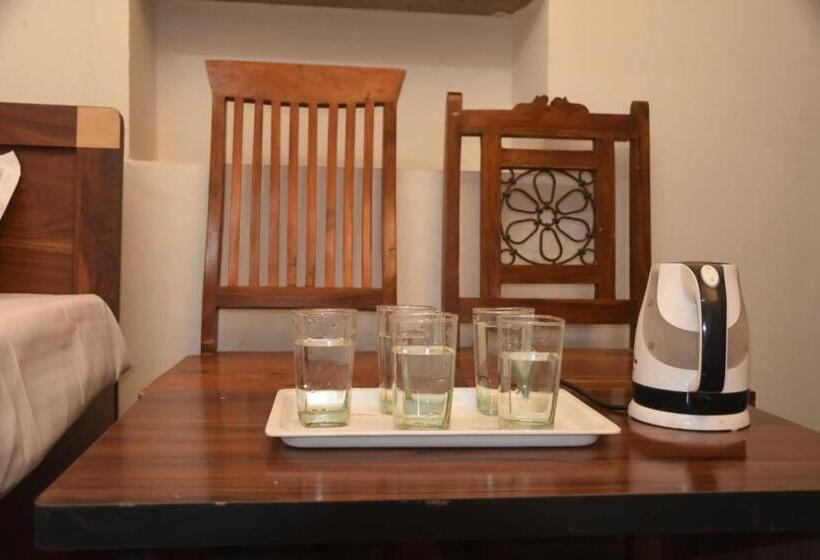 三人经典房间, Oyo 8201 Blg Villa Guest House