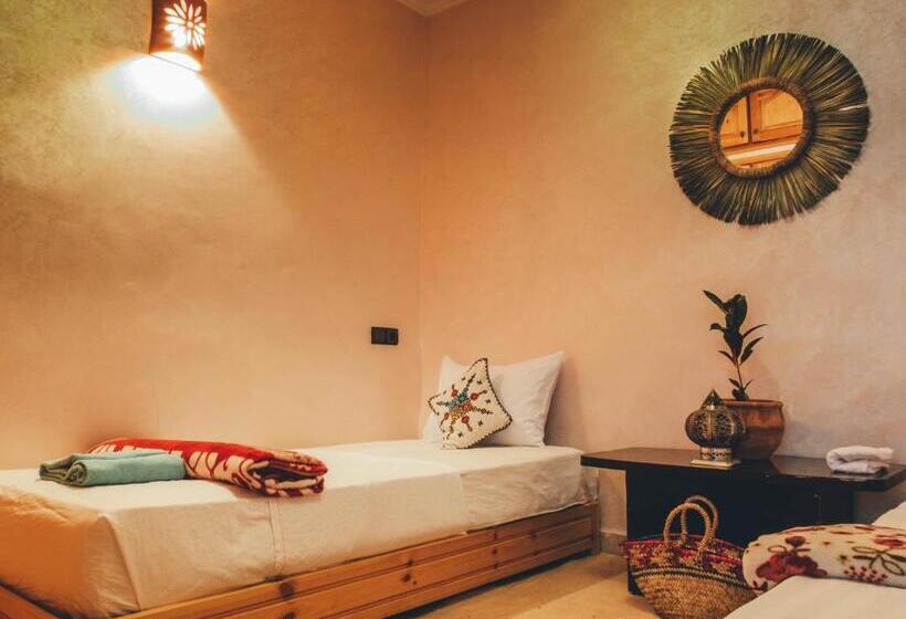 اتاق استاندارد, Chill Surfer Hostel