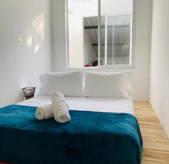 اتاق استاندارد سه نفره, Cabaña Familiar En Afra Reserva Natural