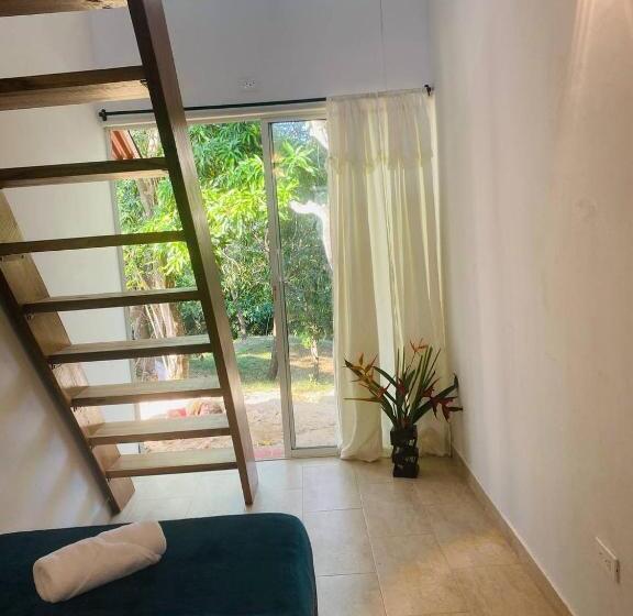 اتاق استاندارد سه نفره, Cabaña Familiar En Afra Reserva Natural