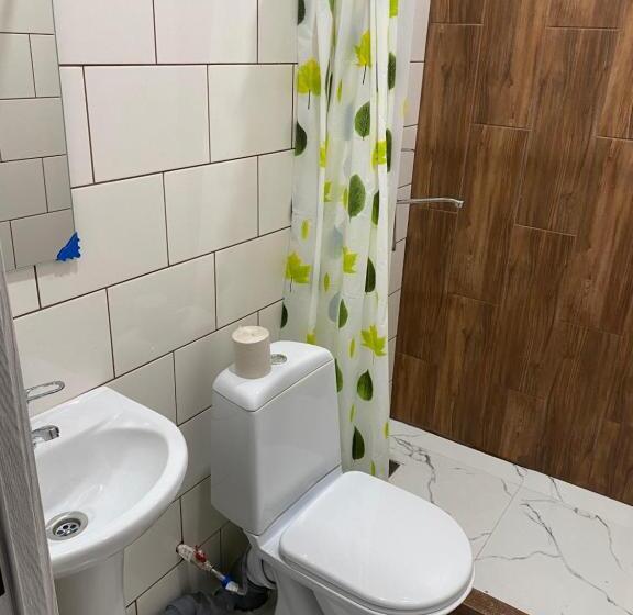 اتاق استاندارد سه نفره, Kosta Hostel