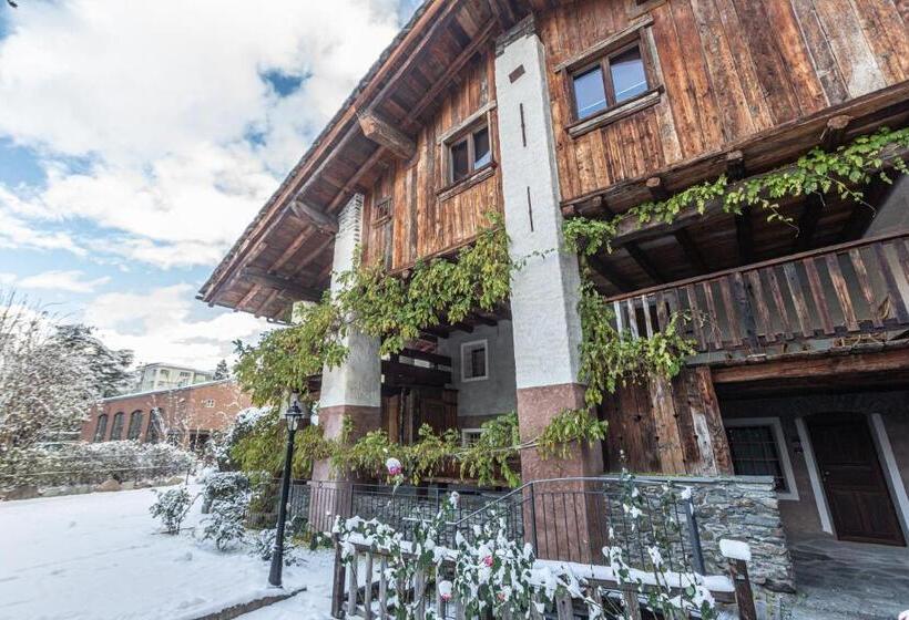 اتاق استاندارد سه نفره, Chalet D Aoste