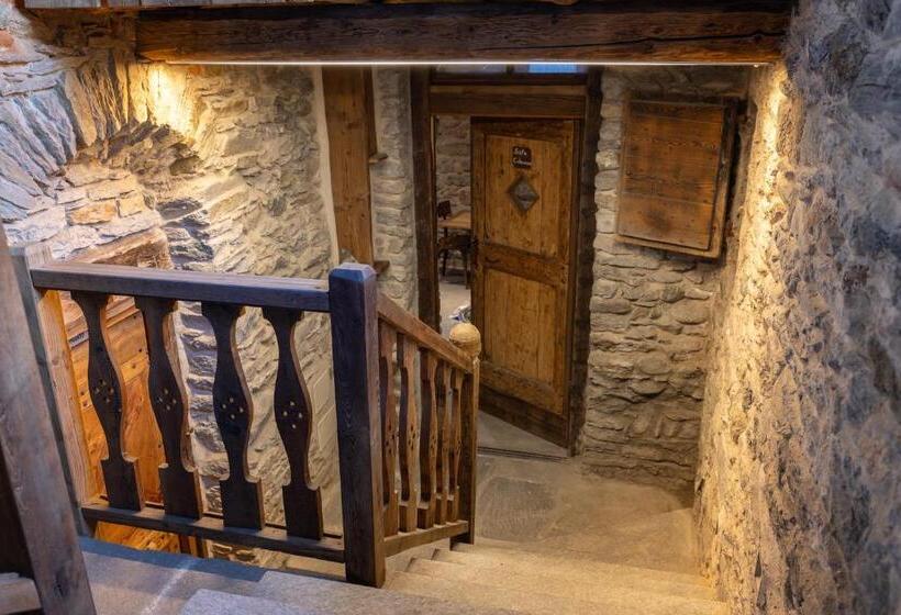 اتاق استاندارد سه نفره, Chalet D Aoste