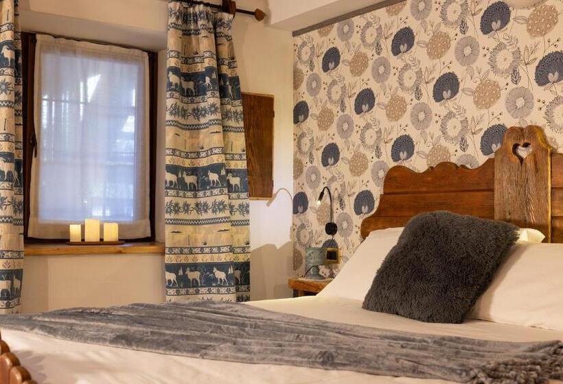 اتاق استاندارد سه نفره, Chalet D Aoste