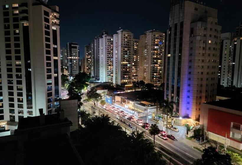 استودیو استاندارد با بالکن, Qi Intelligence Flat Ibirapuera