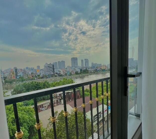 سوئیت با چشم‌انداز رودخانه, Haven Hut Riverside
