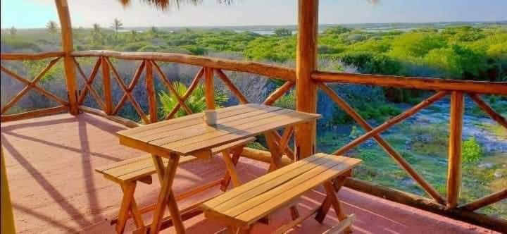 سوییت لوکس, Villas Tuukul Hotel & Resort
