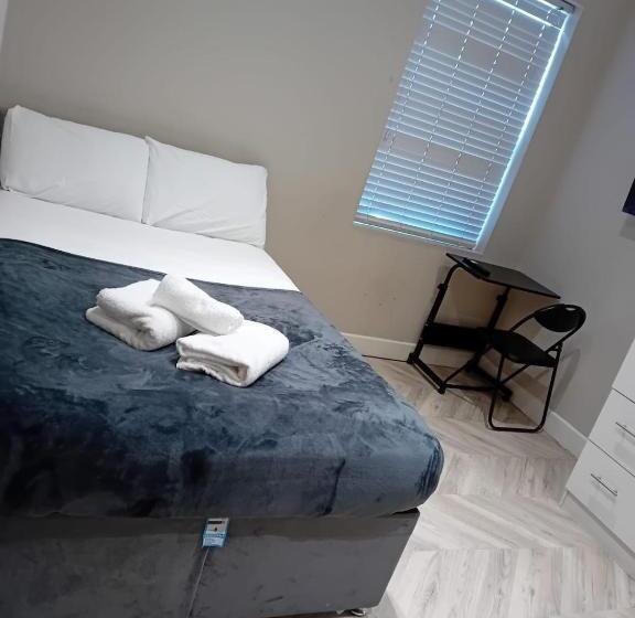 חדר סטנדרט, Harrow Guest House   Cecil Ha3