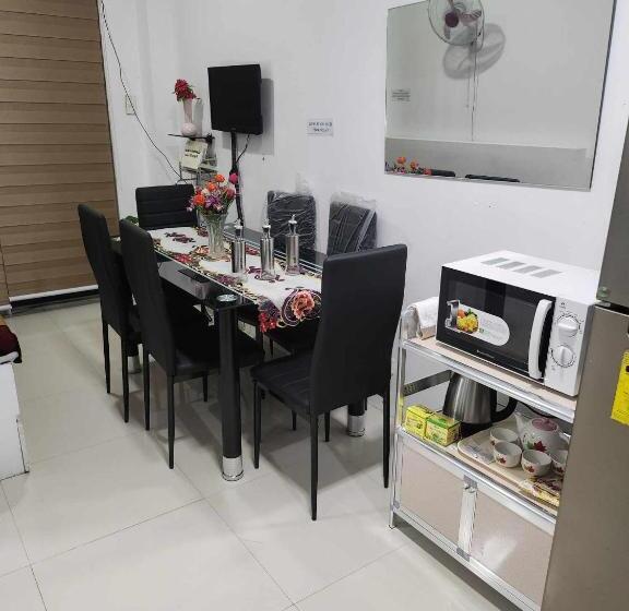 اتاق خانوادگی, The Burnham Hill Condo By Jobix