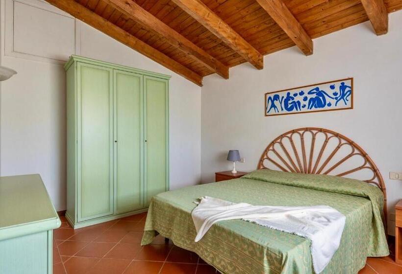 Вилла 2 Спальни, Villas With Air Conditioning And Shared Pool, Just A Few Minutes From La Pelosa Beach