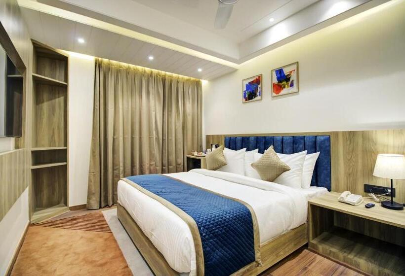 اتاق لوکس با تخت بزرگ, Cygnett Style Ganga