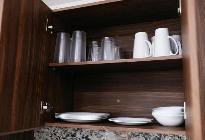 اتاق کلاسیک چهارنفره, Monyxbnb
