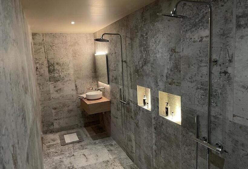 标准间带漩涡浴缸, Mas Escala Suites & Spa